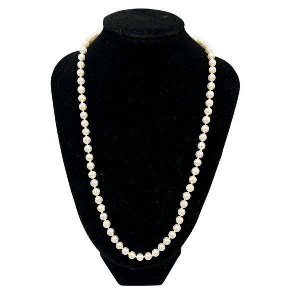 Jewelry - Vintage Neumann Metall Faux Pearl Necklace Floral Gold Clasp 19 inches